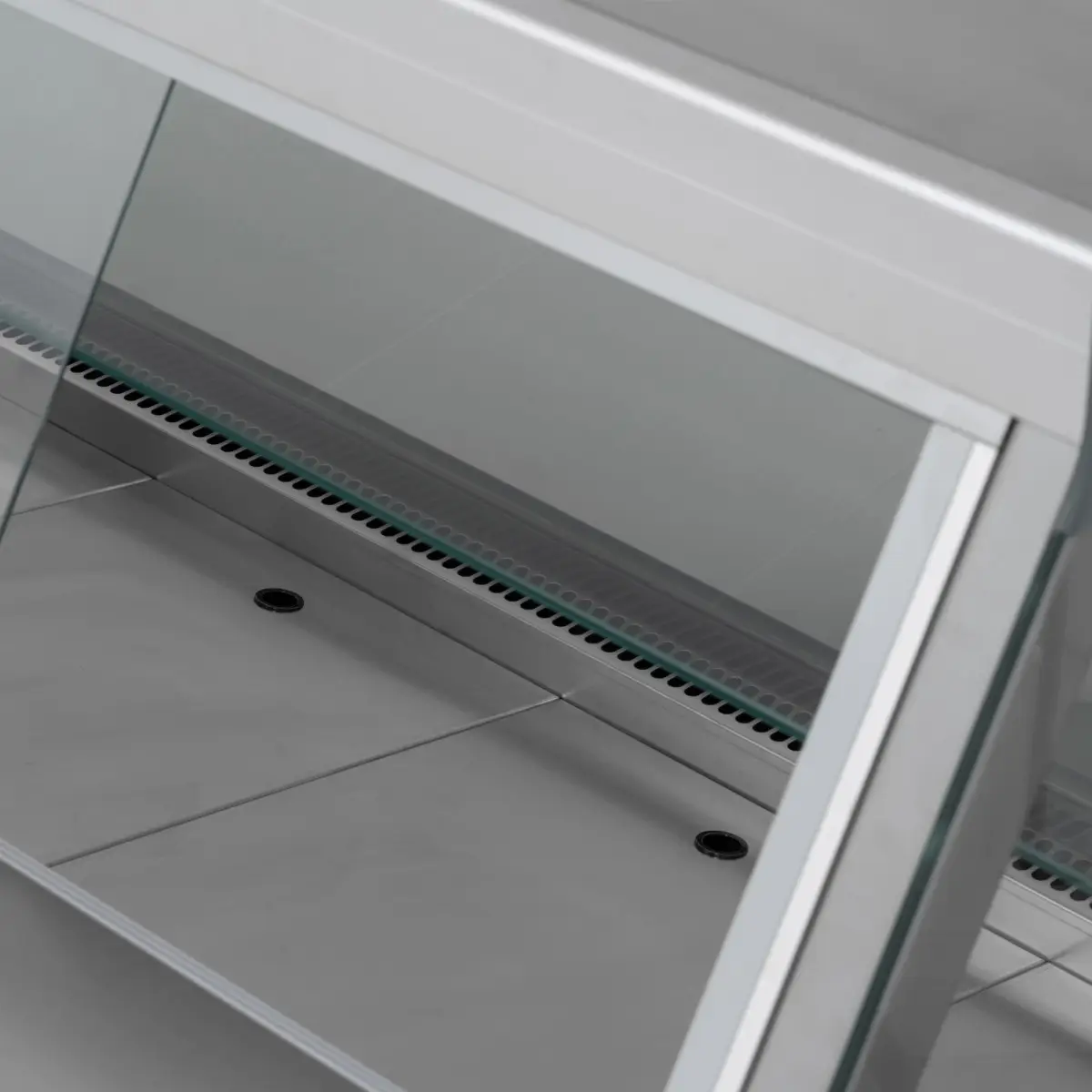 BLIZZARD 2.5m Flat Glass Serve Over Counter BFG250BKV2 - Image 3