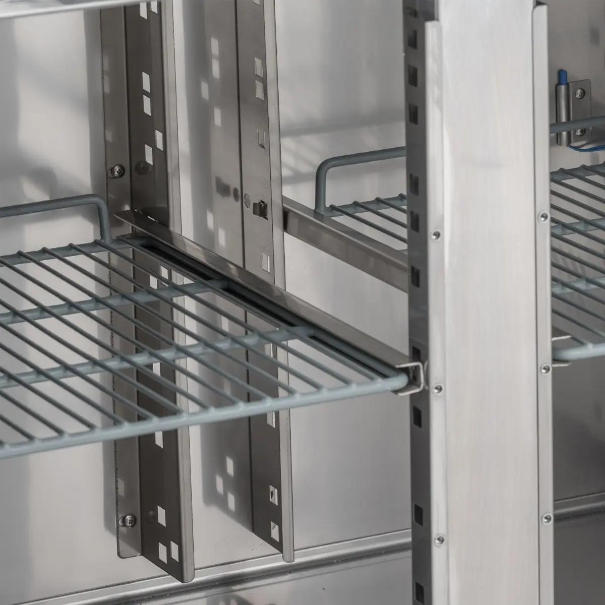 BLIZZARD Double Hinged Door Deep Counter Refrigerator HBC802 - Image 4
