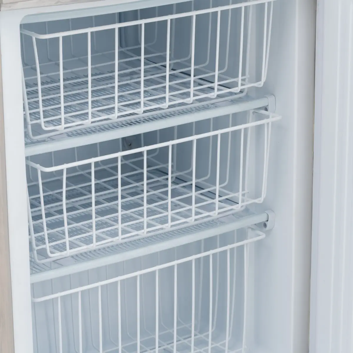 BLIZZARD Single Hinged Door Under Counter Freezer UCF140 - Image 4