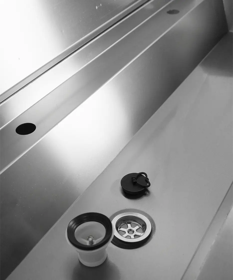 CombiSteel Stainless Steel Wash Basin 3 Taps 1800mm incl. Drain Plug and Splash Shield, excl. Taps 7013.4610 - Image 6