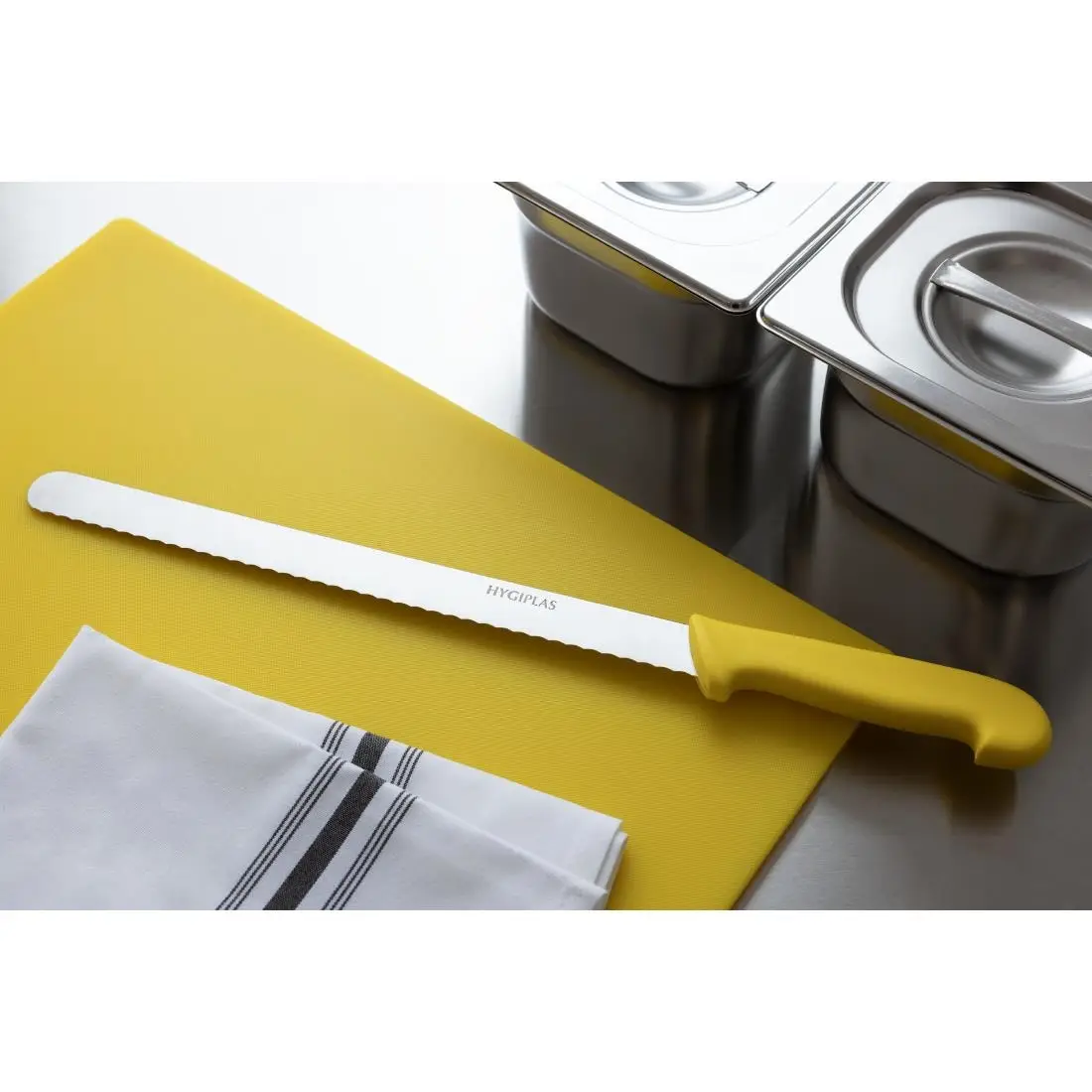 Hygiplas Serrated Slicer Yellow 30.5cm C811 - Image 6