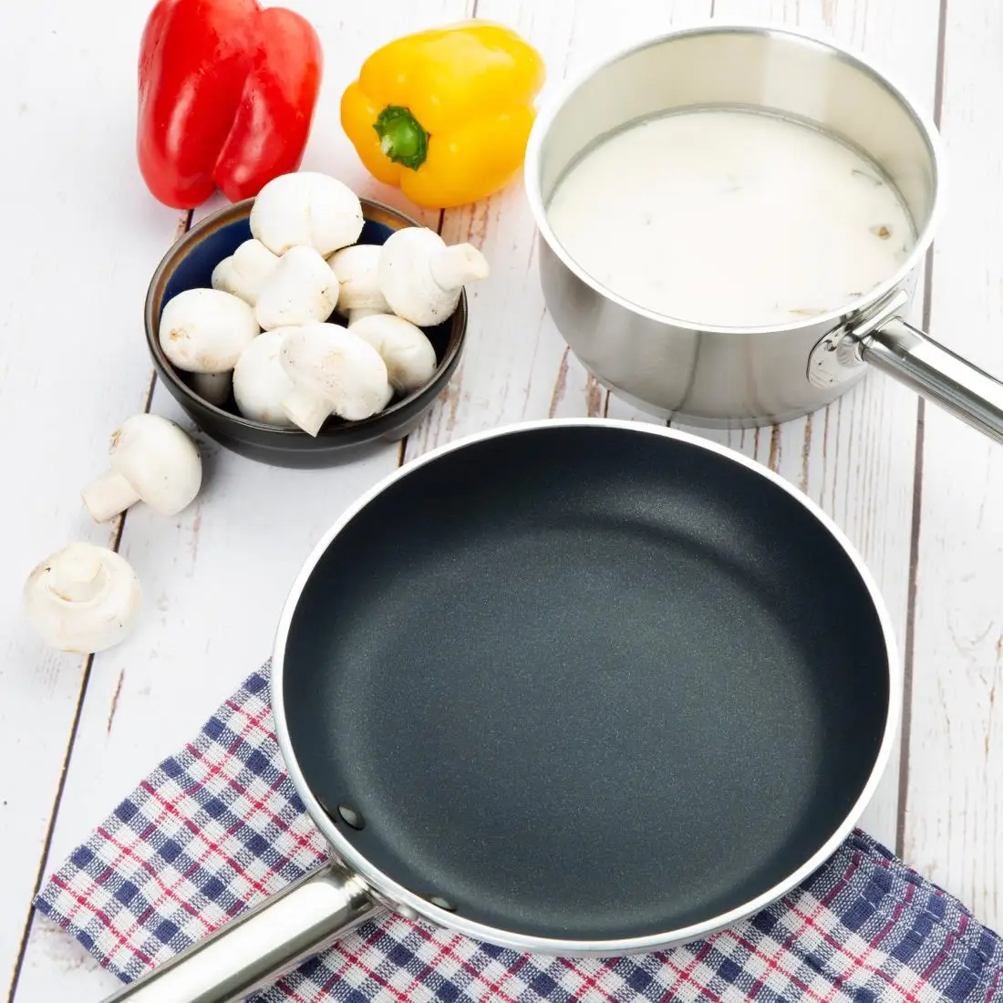 Vogue Aluminium Non-Stick Teflon Induction Frying Pan 24cm CB900 - Image 2
