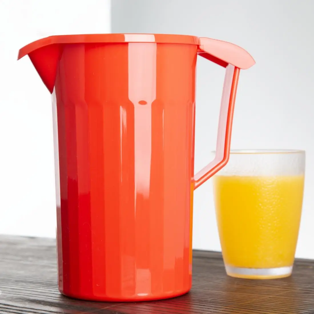 Olympia Kristallon Polypropylene Lid for J904 & CE281 Jug Red CE285 - Image 5