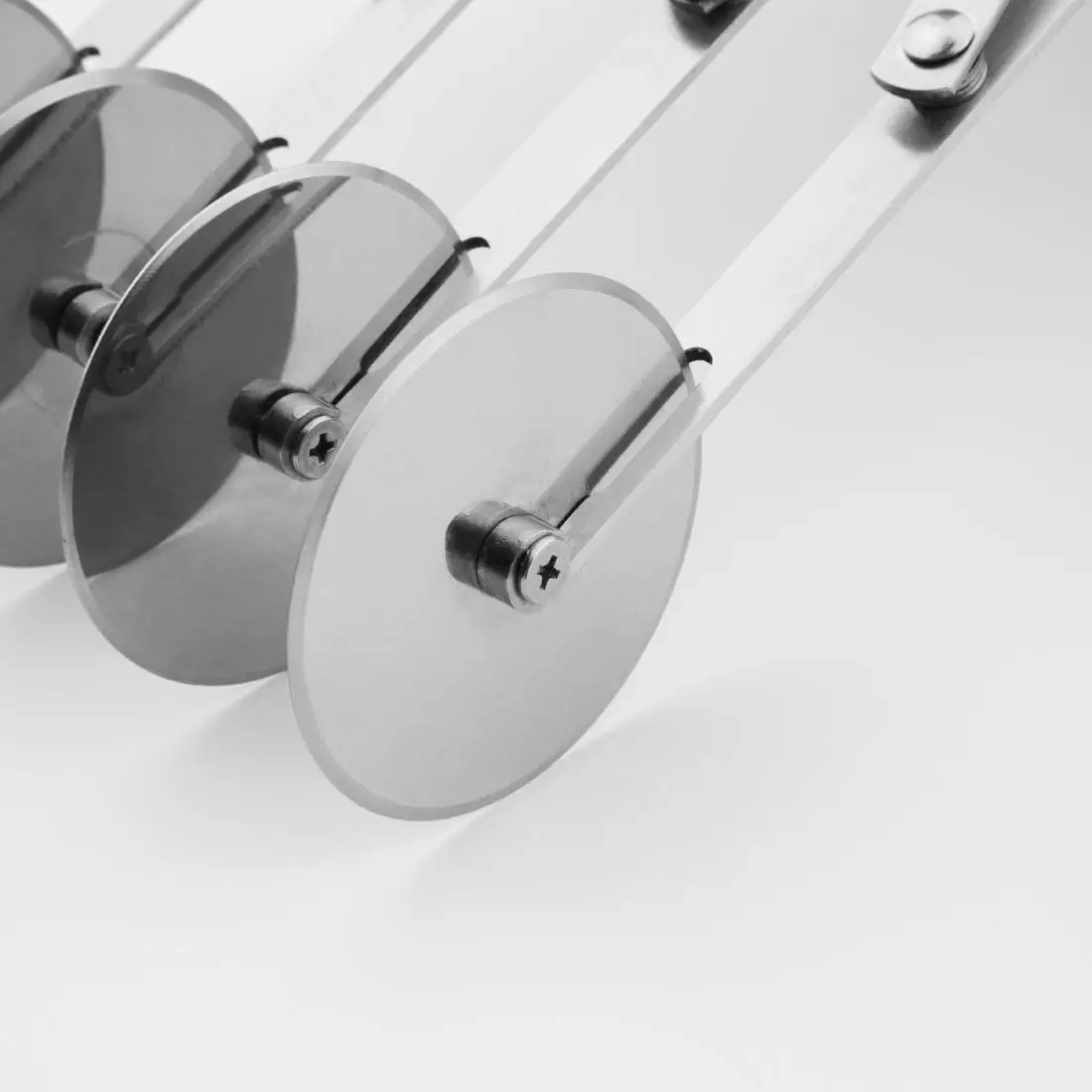Vogue 5 Wheel Dough Cutter CS850 - Image 3