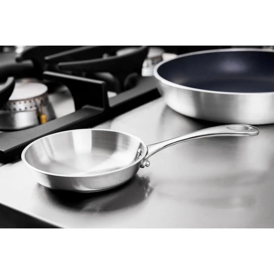Vogue Stainless Steel and Aluminium Tri-Wall Mini Frying Pan 10cm GG027 - Image 7