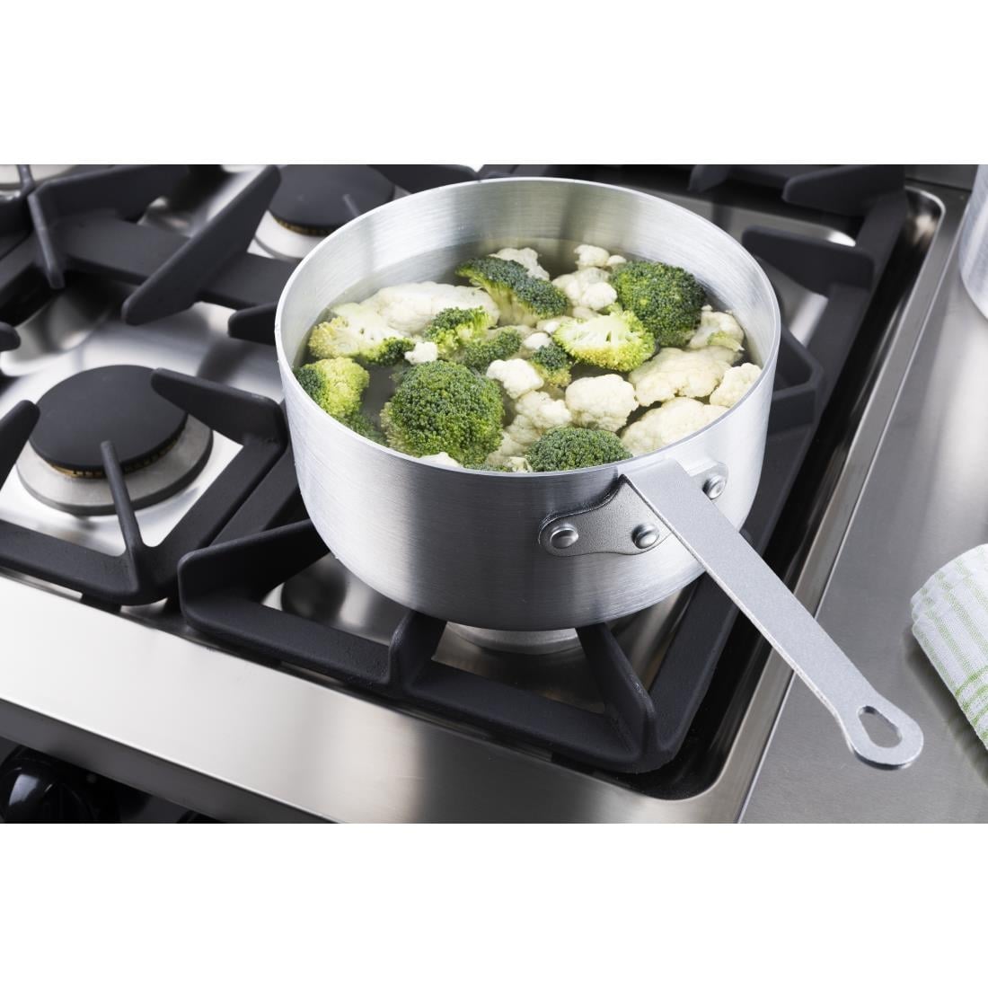 Vogue Aluminium Saucepan 24cm K633 - Image 9